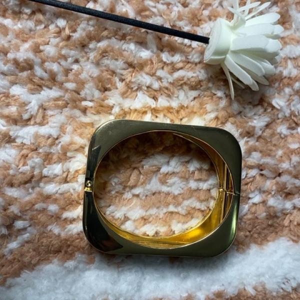Wide Gold bangle